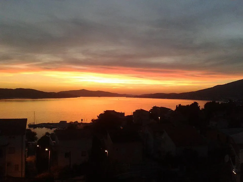 Apartments Kadulja location